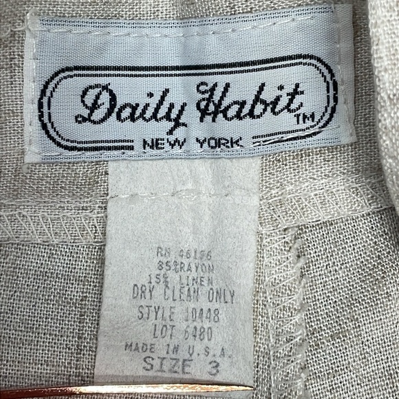 Vintage High Waist Pleated Linen Blend Flax Shorts in Size 3 - Picture 8 of 10